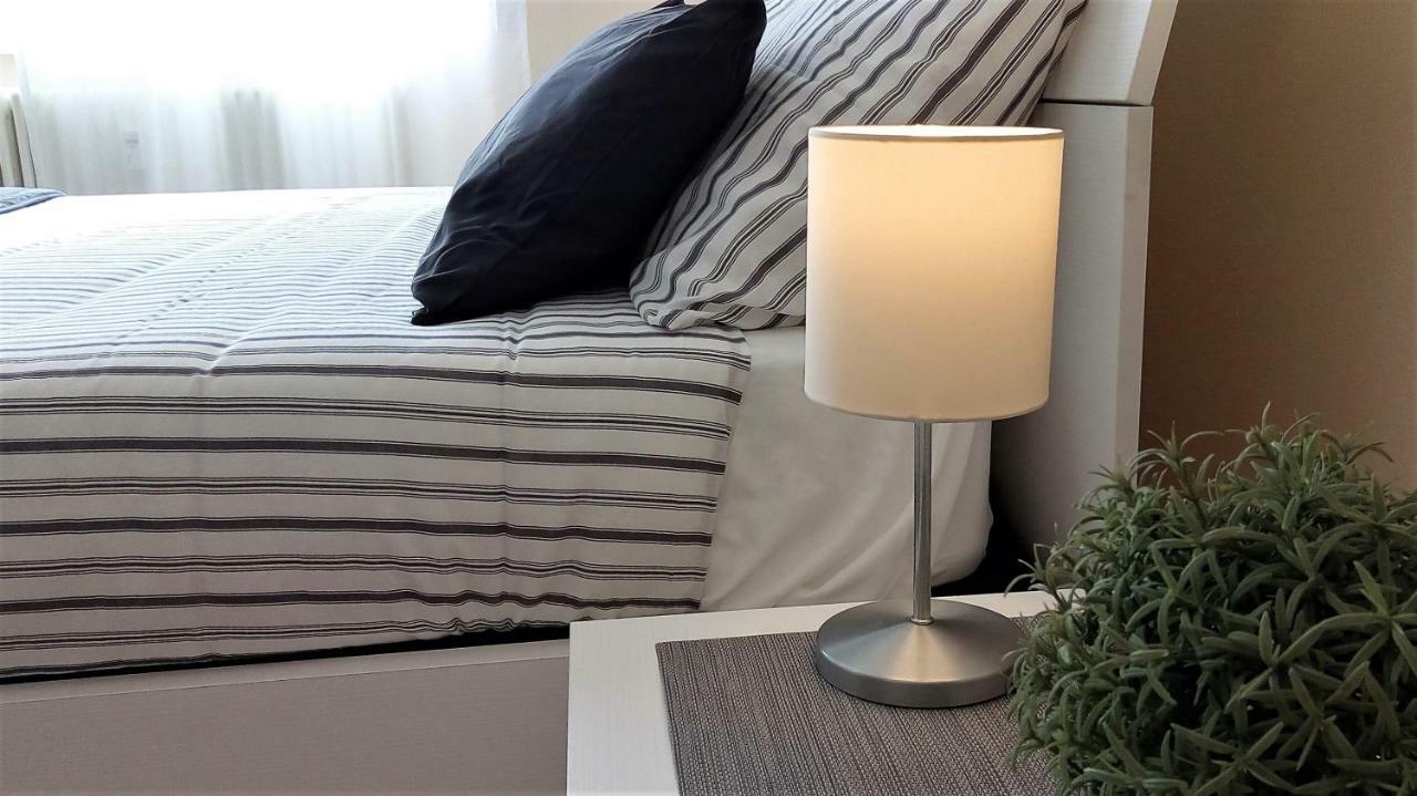 Lovely, Charming And Quiet Apartment In The Centre Air Conditioned And Free Private Garage 코모 외부 사진