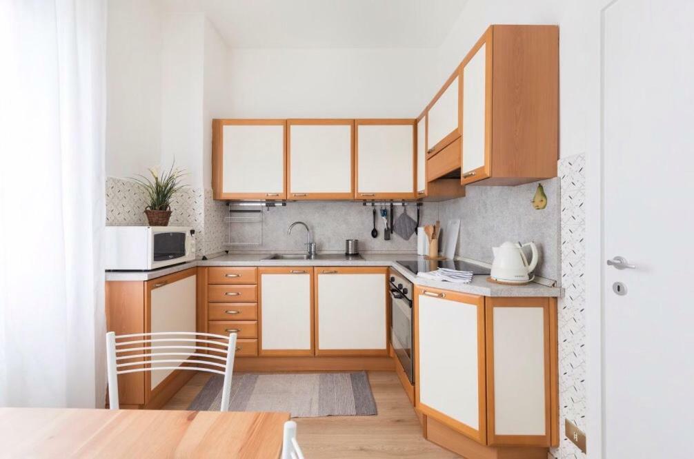 Lovely, Charming And Quiet Apartment In The Centre Air Conditioned And Free Private Garage 코모 외부 사진